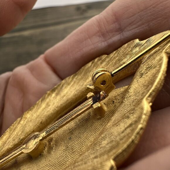 3 Vintage Gold Tone Textured Leaf Brooch Pins Feather Costume Estate Jewelry - Picture 16 of 16
